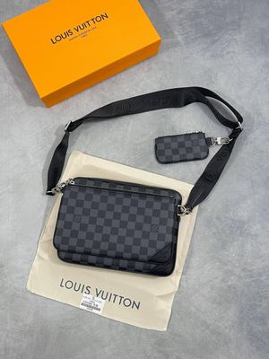 Louis Vuitton Men's Trio Damier Graphite Messenger Bag The Snug Spot